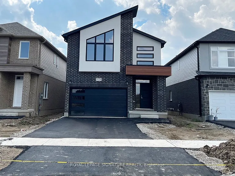 3128 Turner Cres — Photo 2