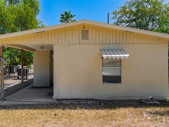 4th image of 819 N Comal
