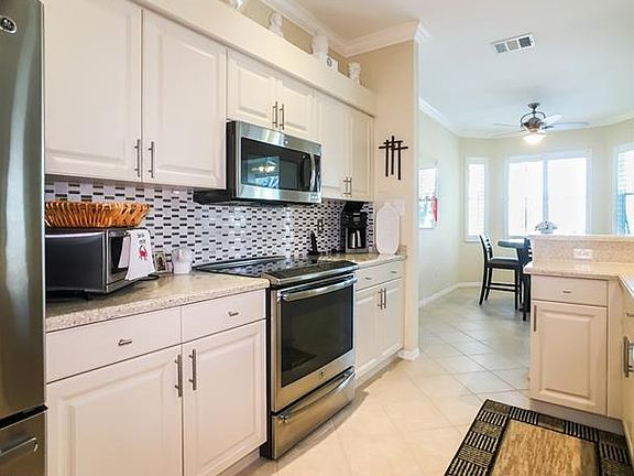 5th image of 14187 Montauk Ln