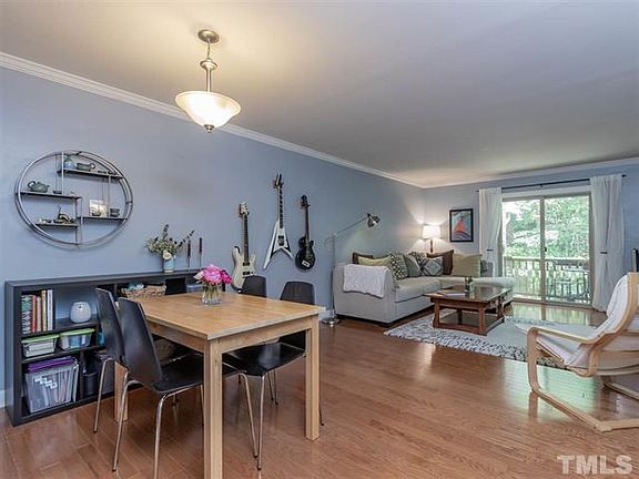 dining area living area combo - pass through to kitchen on left.