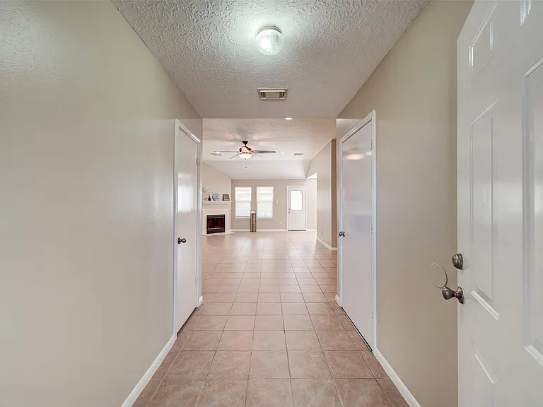 7314 Tara Dr — Photo 4