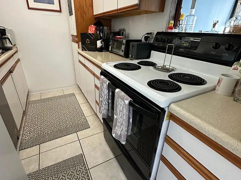 1215 Alexander St #1202 — Photo 7