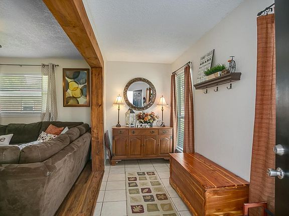 4th image of 13403 Galway Ave
