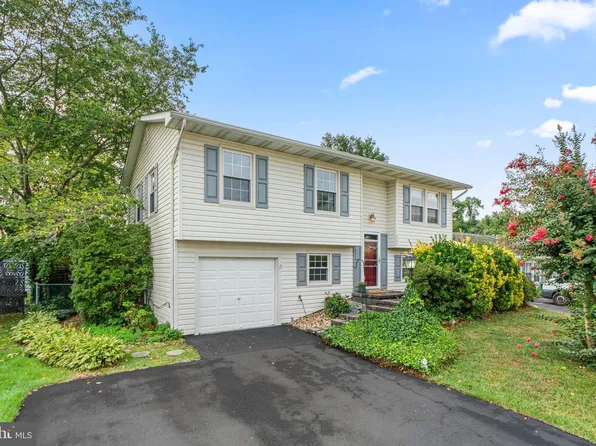 985 Sunny Ct, Gambrills, MD 21054