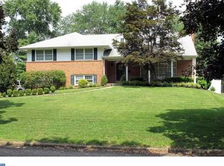 2305 Laurel Dr, Cinnaminson, NJ 08077
