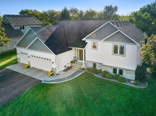 20407 Islandview Cir, Lakeville, MN 55044