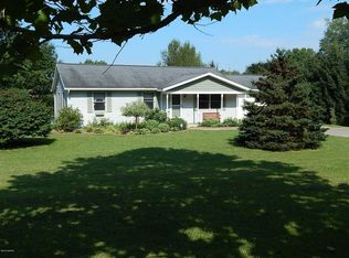 60970 Shorewood Dr, Three Rivers, MI 49093