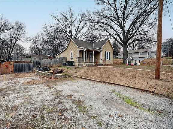 2nd image of 200 S 12th St