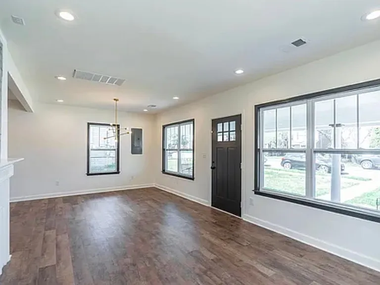 732 Bellaire Ave — Photo 5