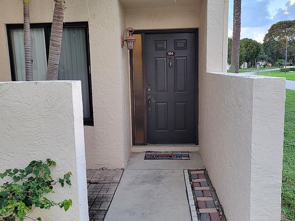 3rd image of 13 Via De Casas Sur #104