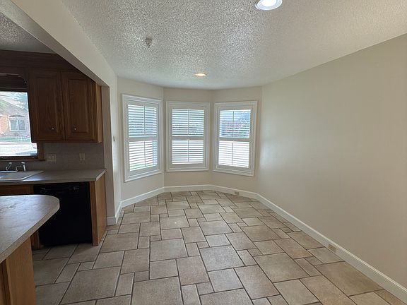 Kitchen and breakfast area.