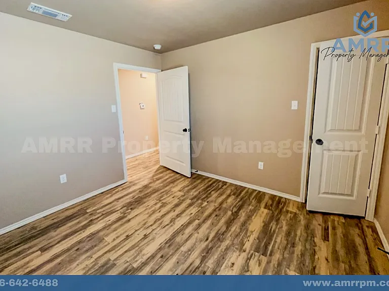2608 N Avenue P — Photo 6