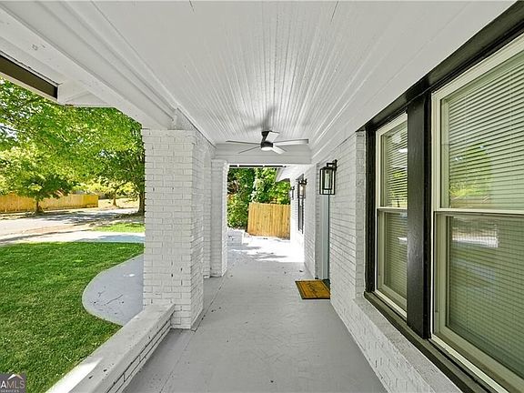 4th image of 1023 Byron Dr SW