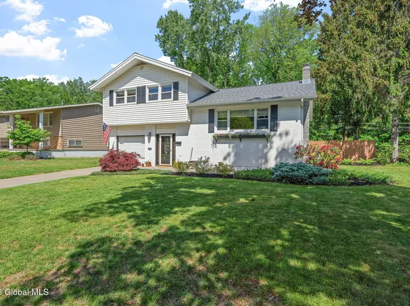 28 Hialeah Drive, Colonie, NY 12205