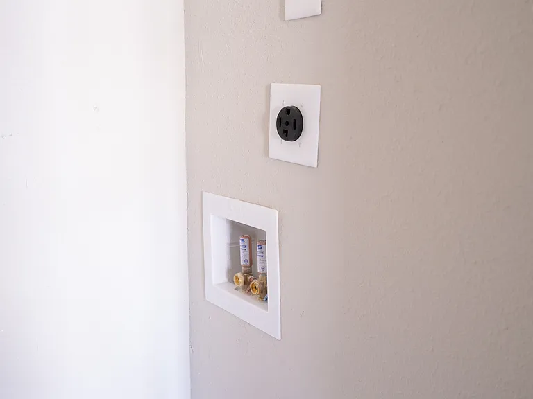 Eastside Crossing Apartments — Photo 49