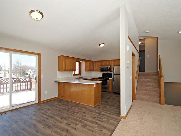 4th image of 1200 Parkwood Ct