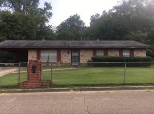 400 Cairo Dr, Vicksburg, MS 39180