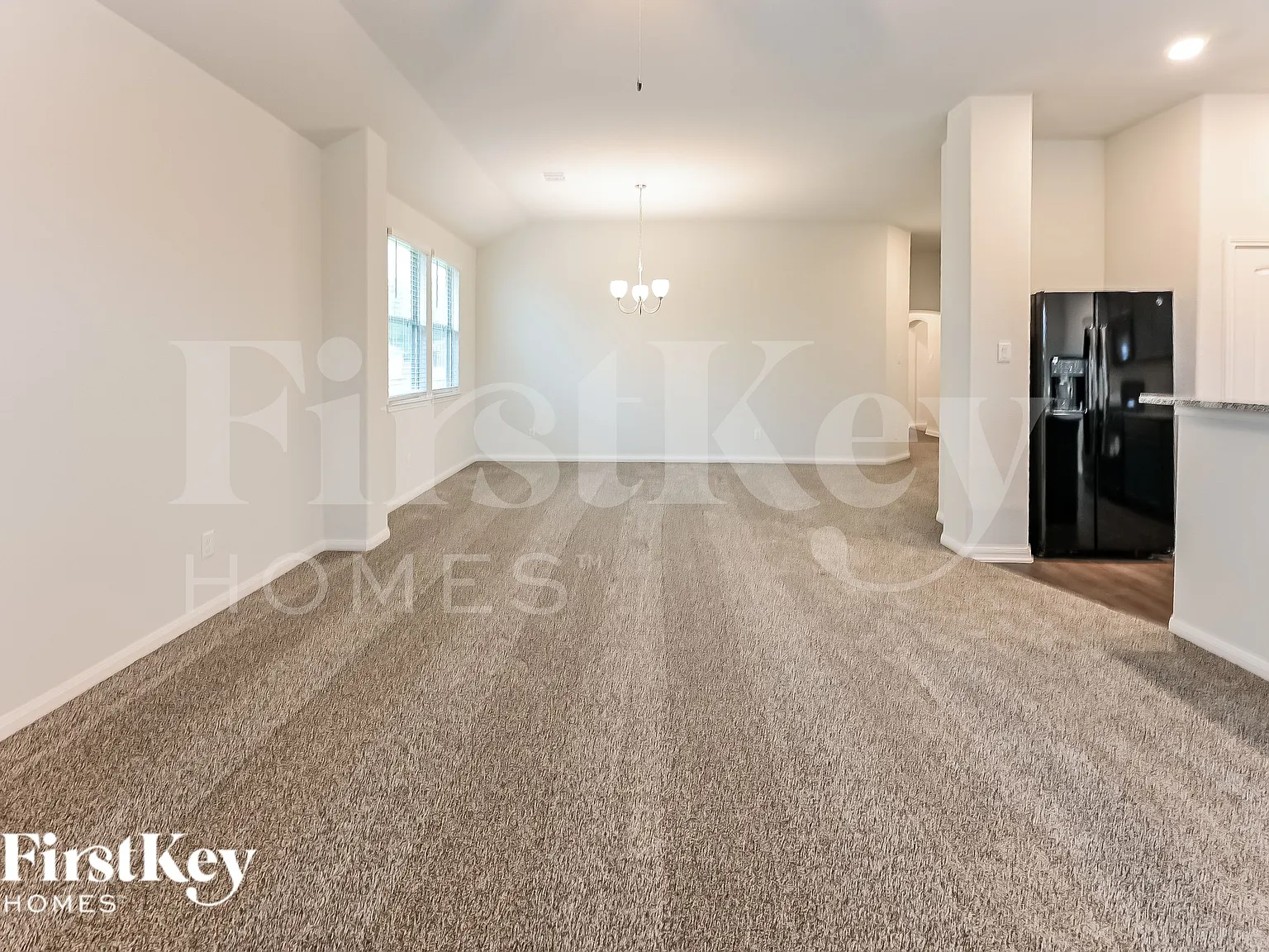 3 bed, 2.0 bath, 1650 sqft, $1,800 — Photo 3