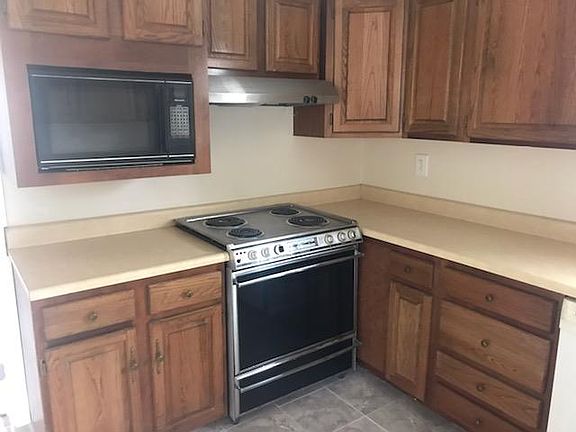 3rd image of 2413 Shandon Dr