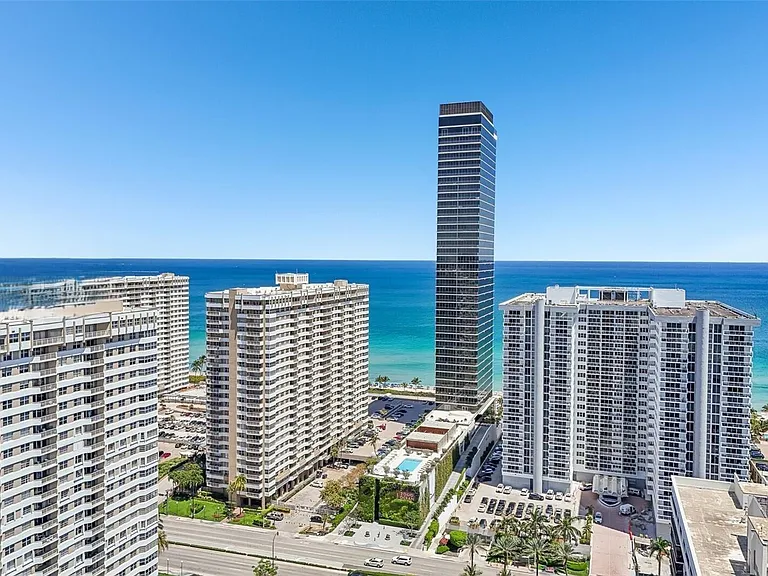 2000 Ocean Dr #5A — Photo 4