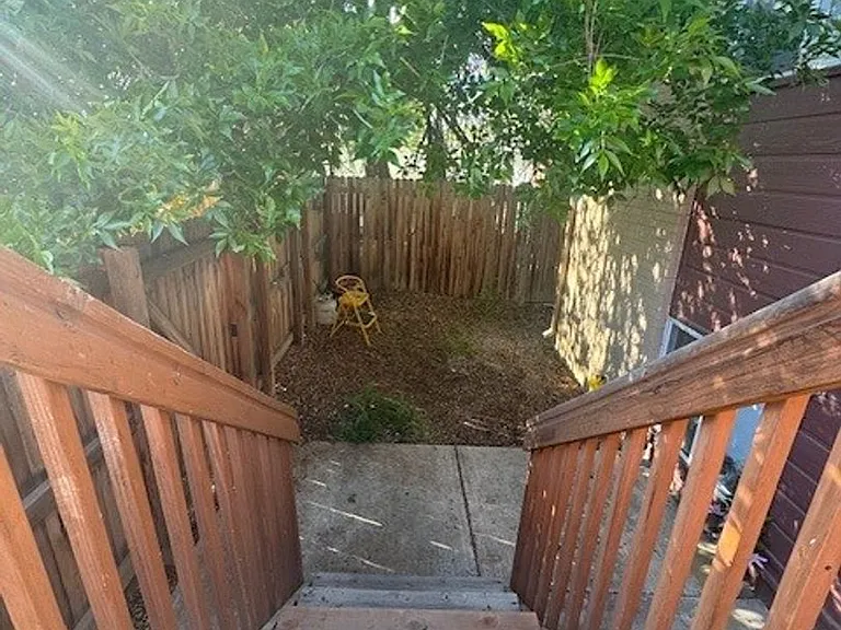 1809 Emery St — Photo 11