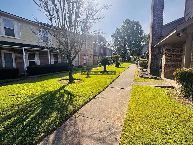 331 Pinchback Rd — Photo 2