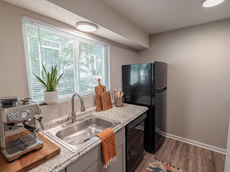 Keystone Apartments — Photo 12
