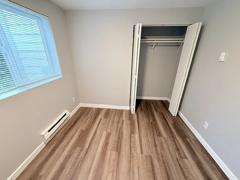 301 Apartments — Photo 24