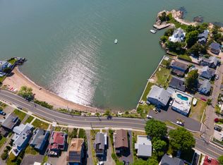 198 Shore Dr, Branford, CT 06405