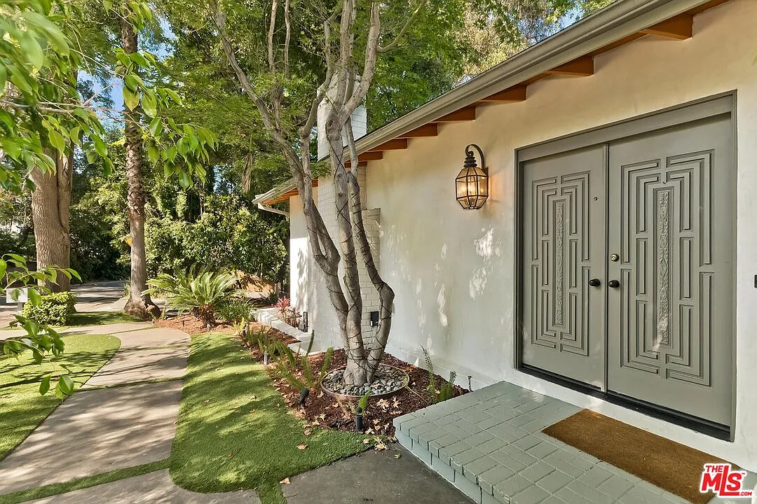4 bed, 3.0 bath, 2119 sqft, $8,995 — Photo 4