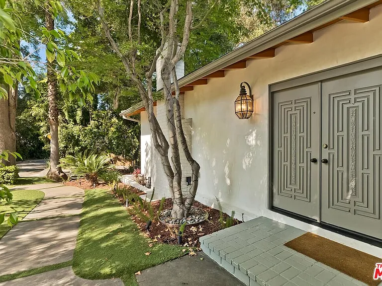 7586 Woodrow Wilson Dr — Photo 3