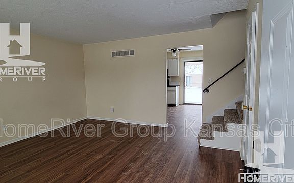 3rd image of 412 N Downey Ave