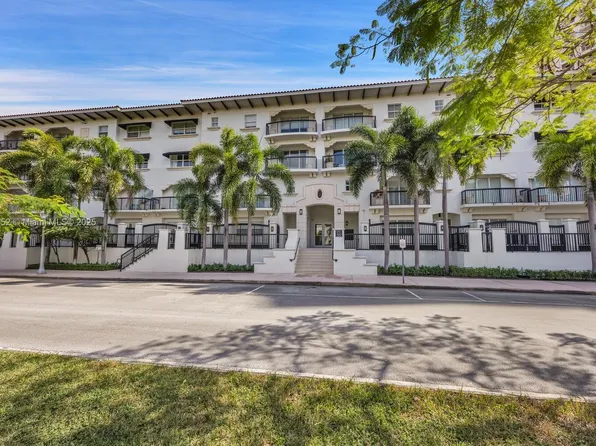 50 Alhambra Cir APT 403, Coral Gables, FL 33134