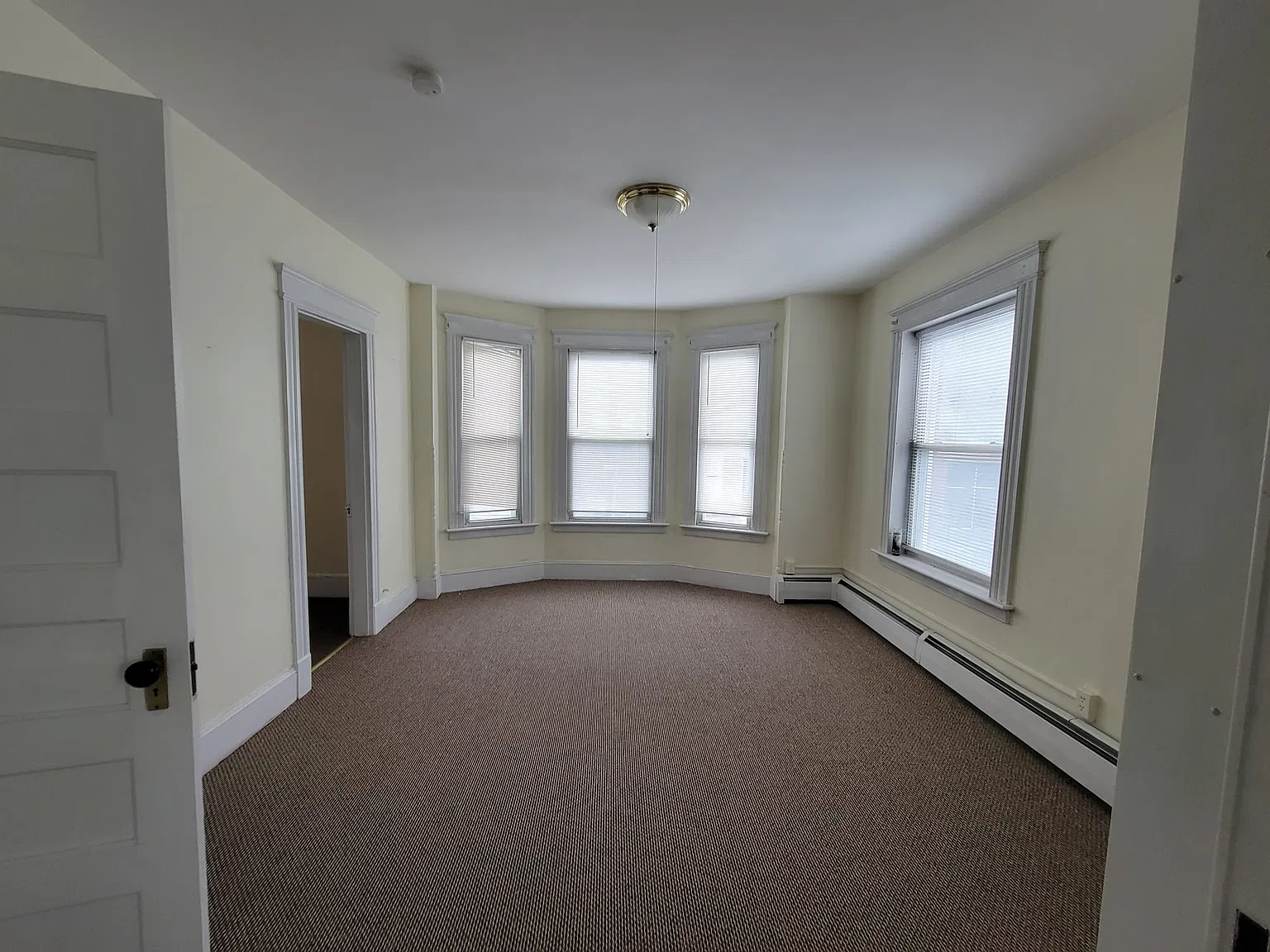 1318 E Main St — Photo 4