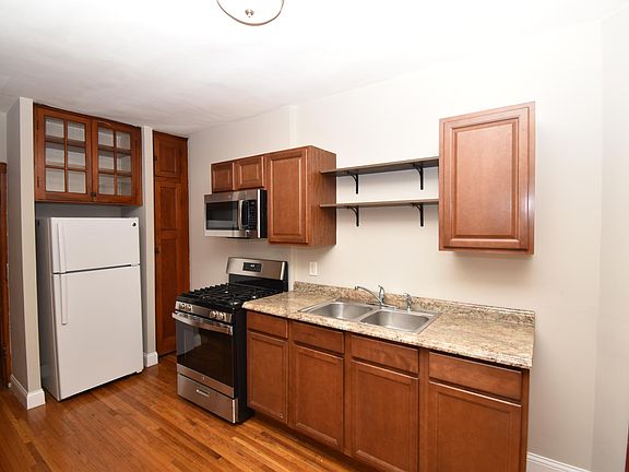 5th image of 3438 Shenandoah Ave #3440A