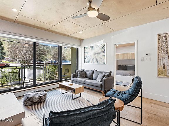 3rd image of 1482 Empire Ave #200