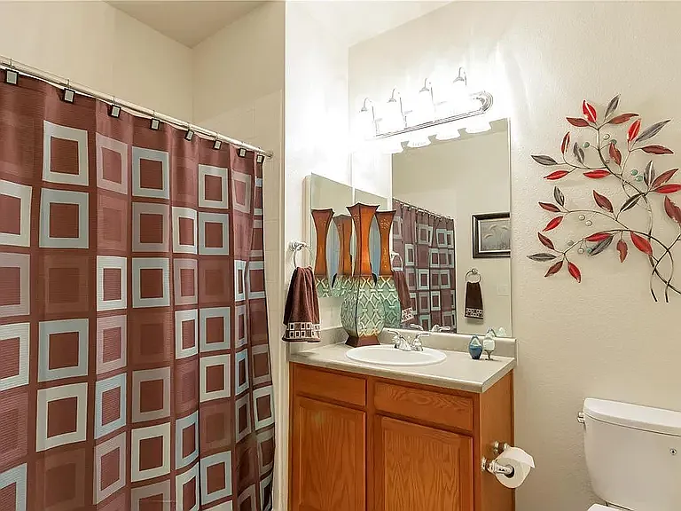 2 bed, 1234 sqft, $2,480 — Photo 2