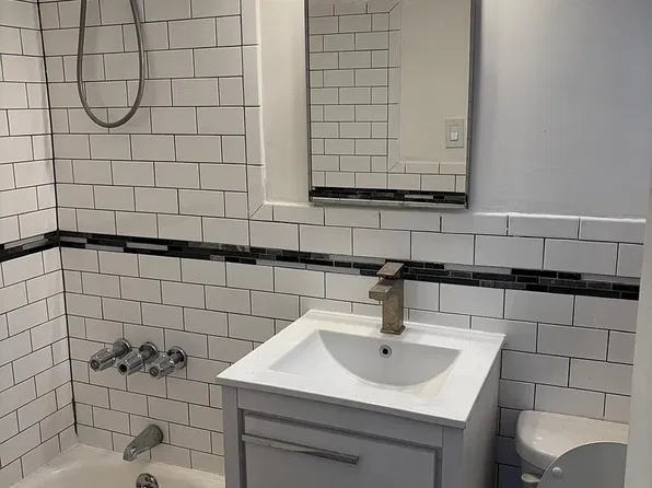 1670 York Ave #2H, New York, NY 10128
