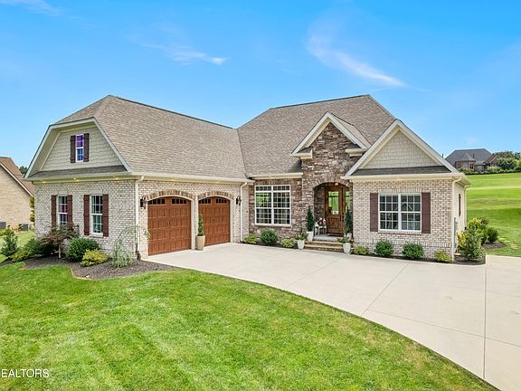 5th image of 340 Pineberry Dr
