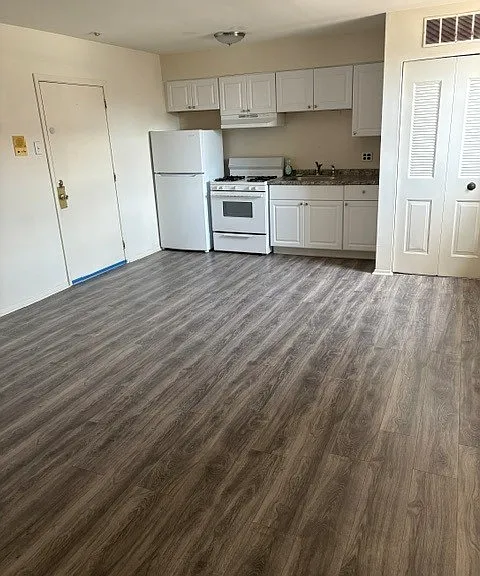 406 South St #F — Photo 1