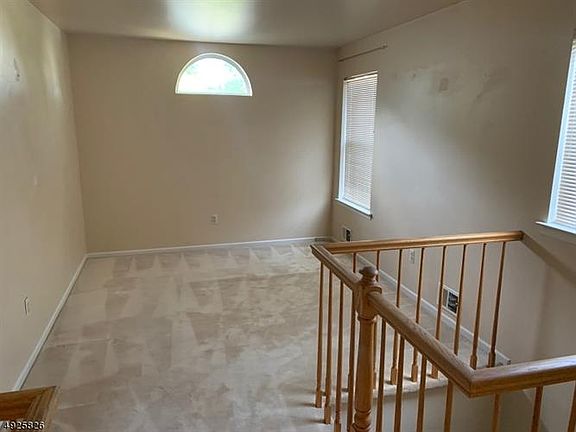 5th image of 105 Sorrel Ct