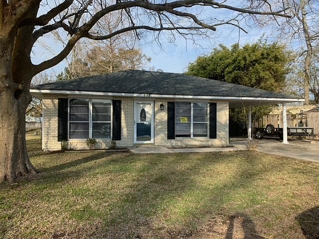 1st image of 207 Acadian St