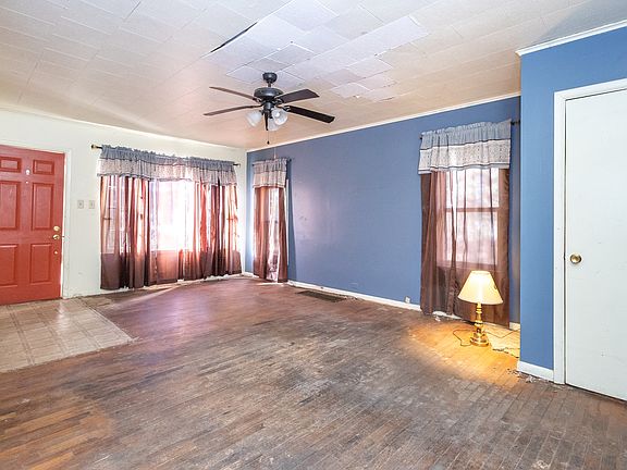 5th image of 2716 S Meeker Ave