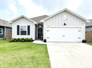 2113 Lighthouse Lake Ln, Aransas Pass, TX 78336