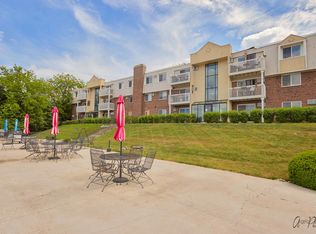 211 E Liberty St APT 2, Wauconda, IL 60084