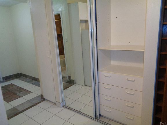 5th image of 224 E Garden St APT 337