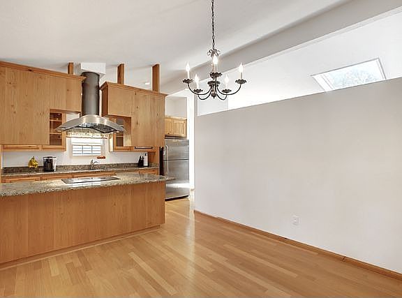 2nd image of 4646 Vandever Ave