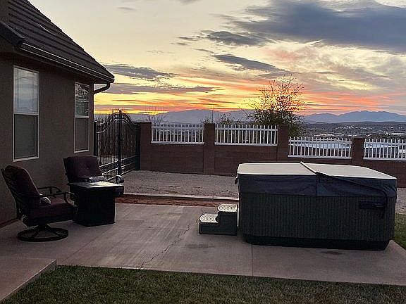 4th image of 1563 E Scenic Sunrise Dr