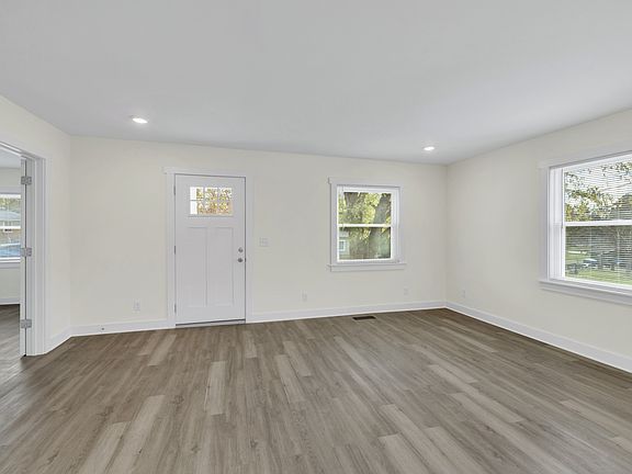 5th image of 311 Center St