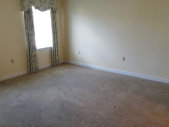 3rd image of 447 Siena Dr